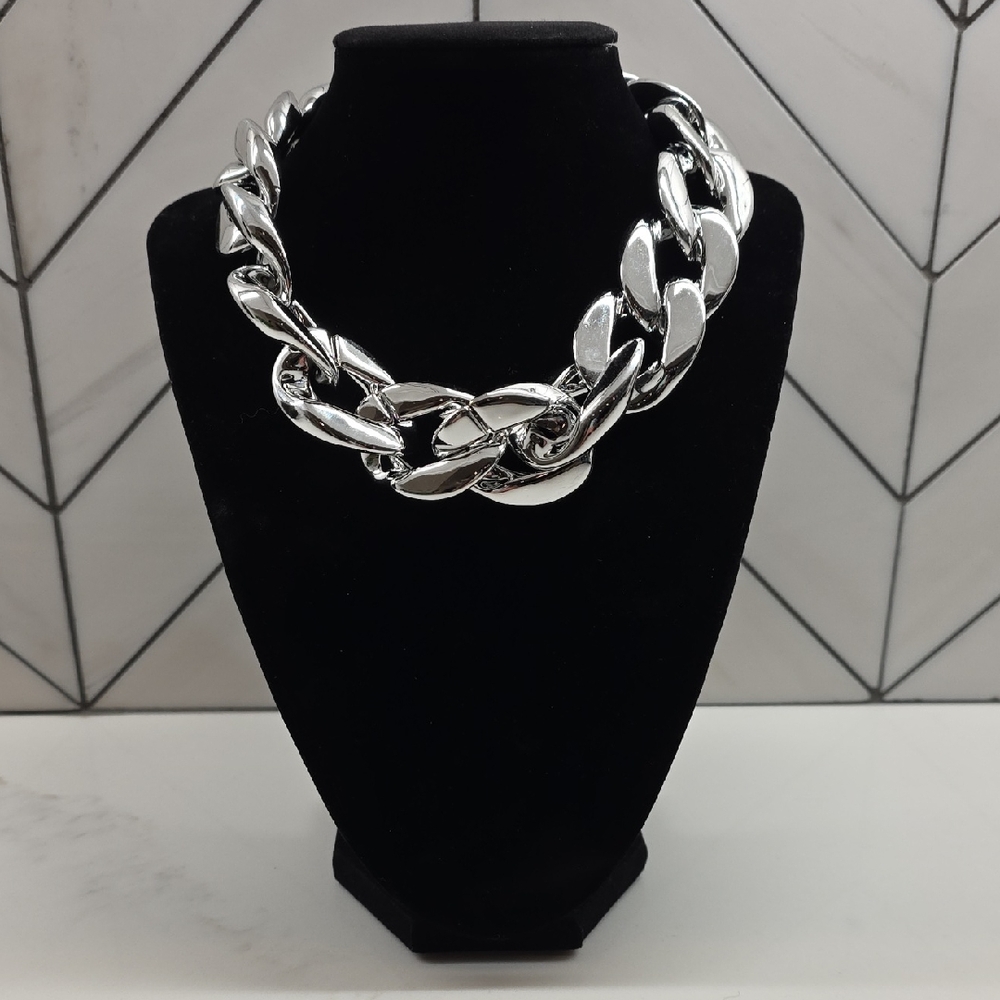 Elegant Silver Chain Necklace